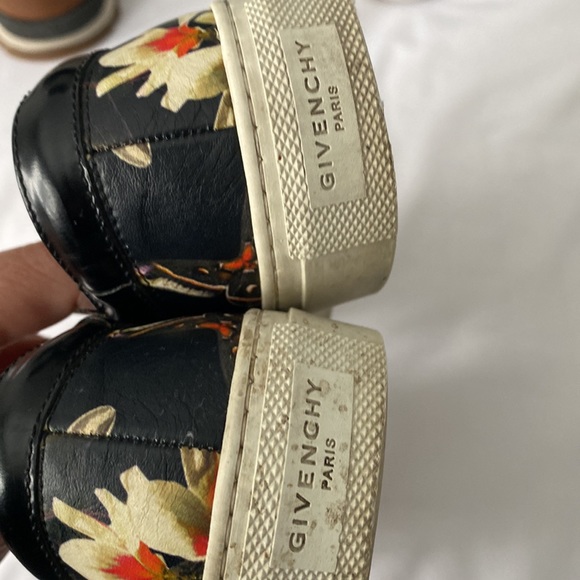 GIVENCHY
Leather Floral Print Sneakers - Picture 10 of 12